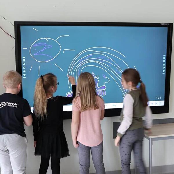 Interactive whiteboard for classroom, good for teaching(图1)