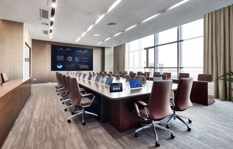 Enhance Your Business Presentations with a 75-inch Smart TV in the Boardroom(图1)